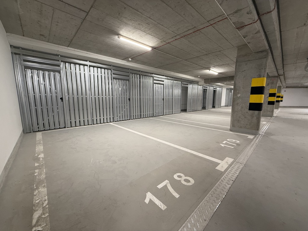 Piękny narożny Apartament w widokiem na Ordę! (6)