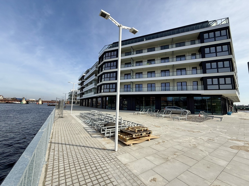 Piękny narożny Apartament w widokiem na Ordę! (1)