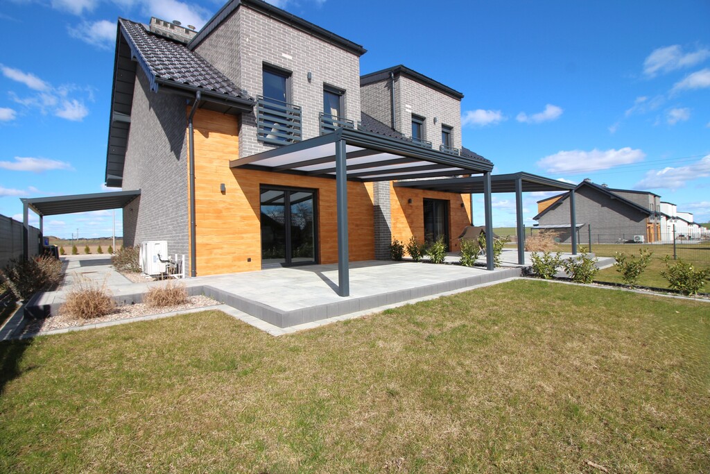 Dom w zabudowie bliźniaczej  na wynajem (1)