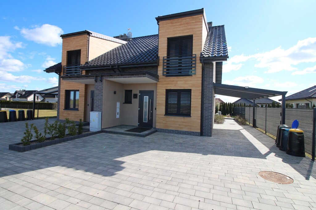 Dom w zabudowie bliźniaczej  na wynajem (2)