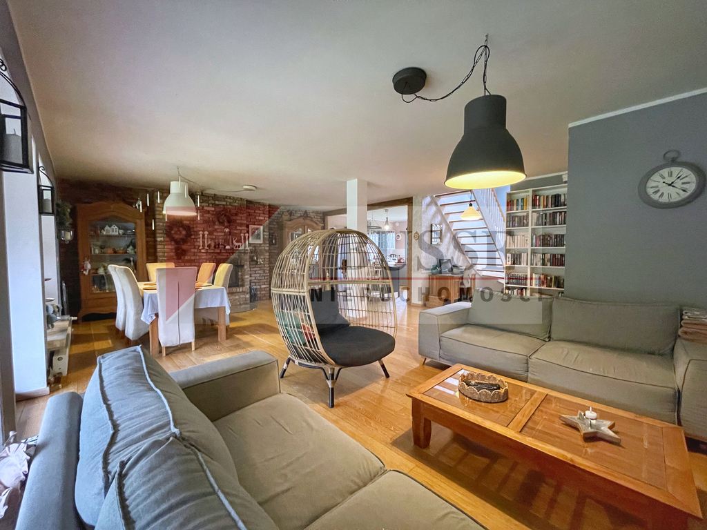 STYLOWY DOM! - Piękny!!! Duża działka! Przy lesie! (5)