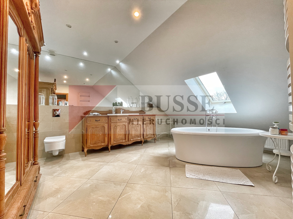 STYLOWY DOM! - Piękny!!! Duża działka! Przy lesie! (8)