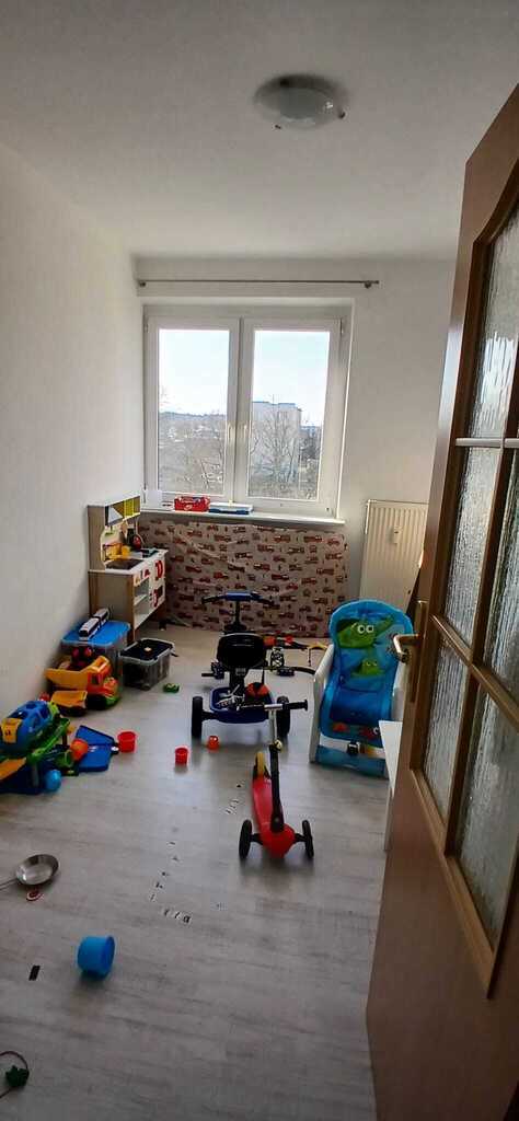 Trzy pokojowe mieszkanie w Płoni (2)