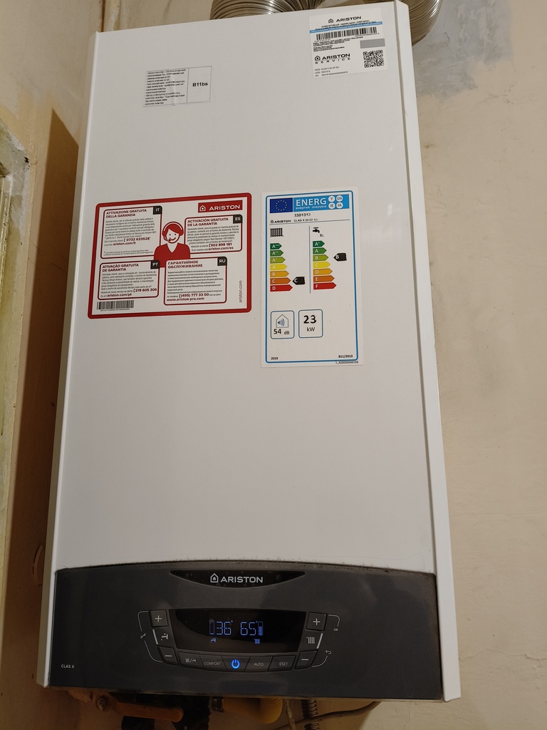 Nowa cena -lokal narożny o pow. 60,62 m2 z witryną (11)