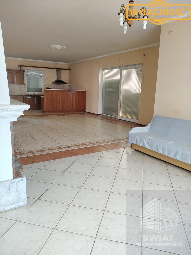 Dom parterowy na dużej działce w Dobrej (8)