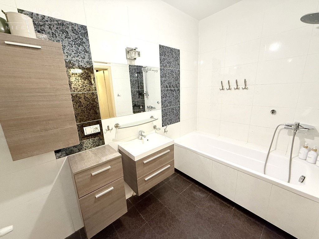 Szczecin dom z dużym ogrodem, garażem i kawalerką (18)