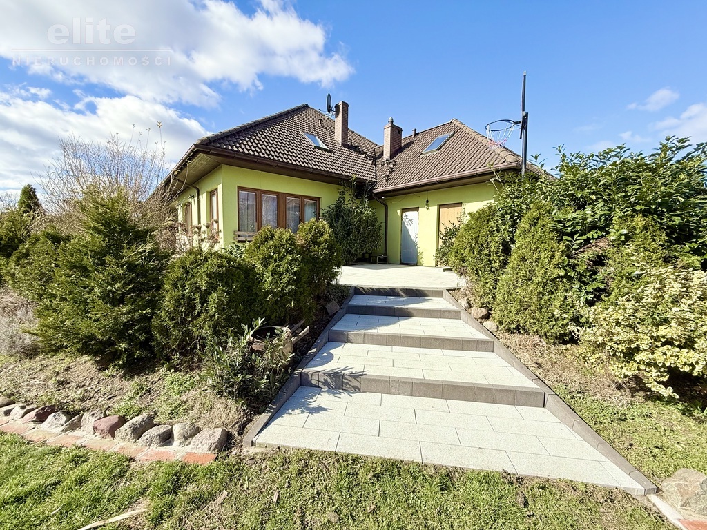 Szczecin dom z dużym ogrodem, garażem i kawalerką (20)