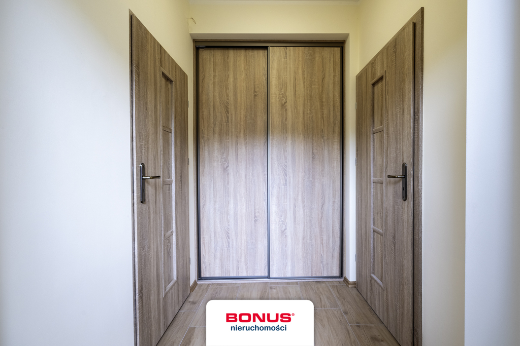 Bliźniak łączony garażami w Dobrej 410m2 ogrodu (14)