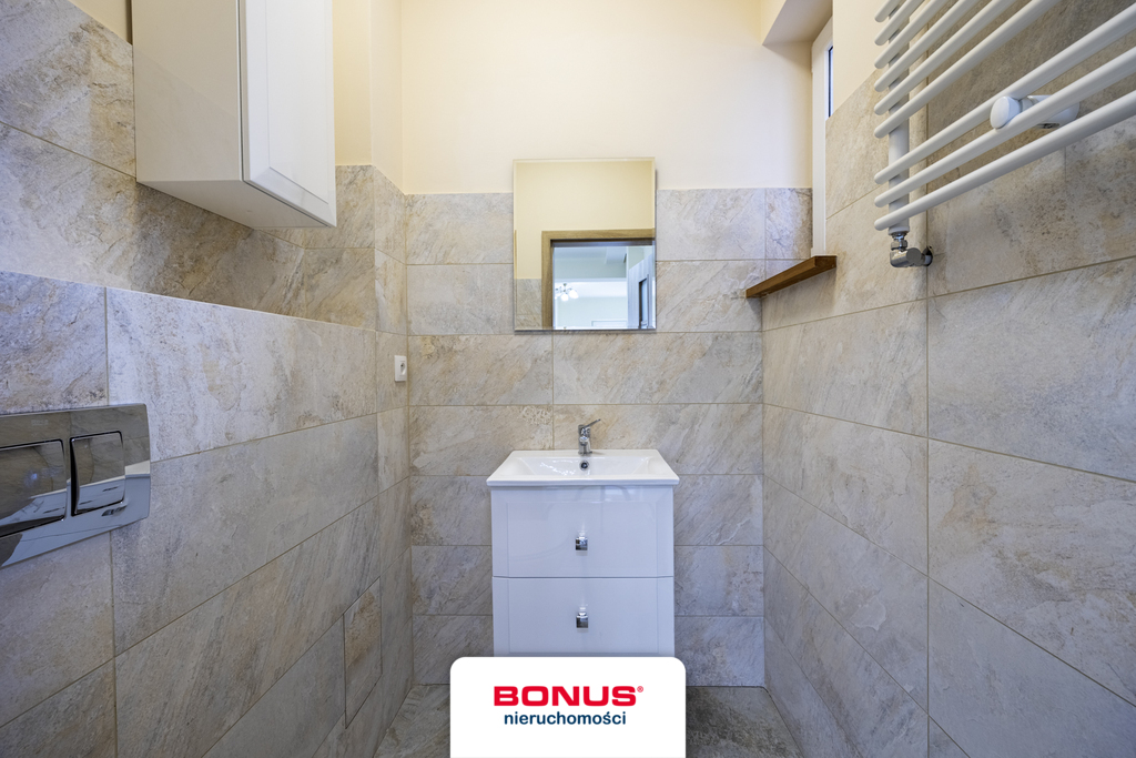 Bliźniak łączony garażami w Dobrej 410m2 ogrodu (15)