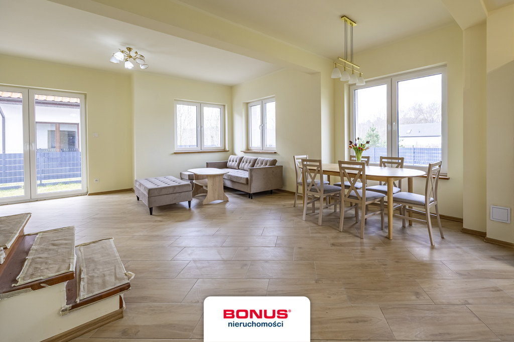 Bliźniak łączony garażami w Dobrej 410m2 ogrodu (4)