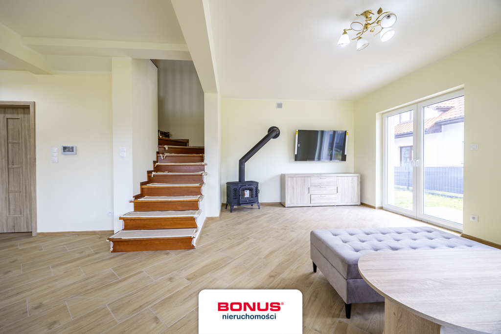 Bliźniak łączony garażami w Dobrej 410m2 ogrodu (18)