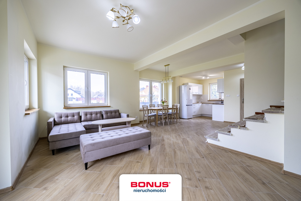 Bliźniak łączony garażami w Dobrej 410m2 ogrodu (2)