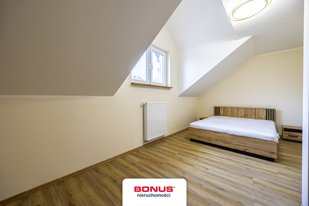 Bliźniak łączony garażami w Dobrej 410m2 ogrodu (21)