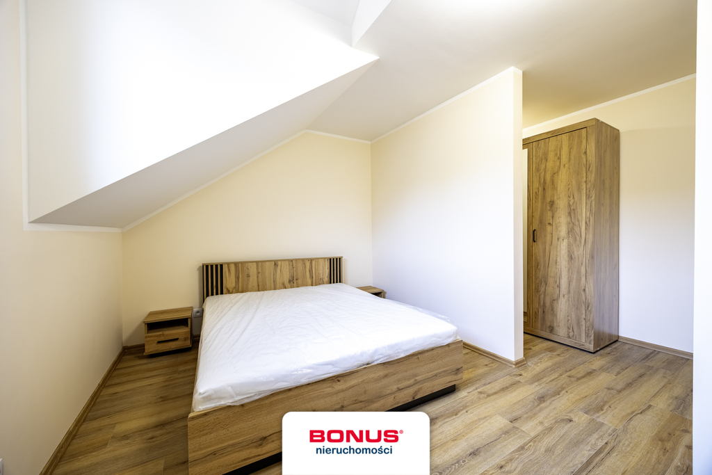 Bliźniak łączony garażami w Dobrej 410m2 ogrodu (22)