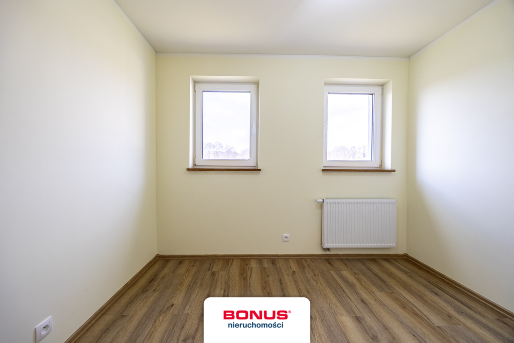 Bliźniak łączony garażami w Dobrej 410m2 ogrodu (24)