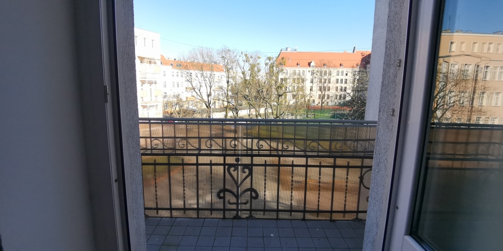 Jasna, przestronna kawalerka z balkonem (3)