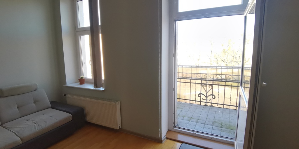 Jasna, przestronna kawalerka z balkonem (4)