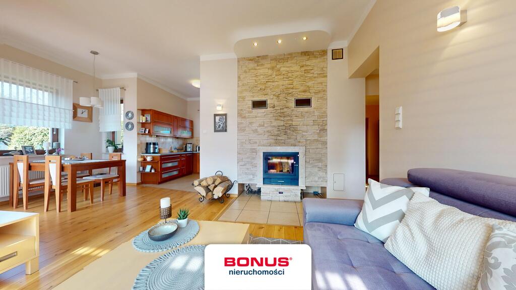 Pięknie położony dom niemal nad samym Zalewem! (6)