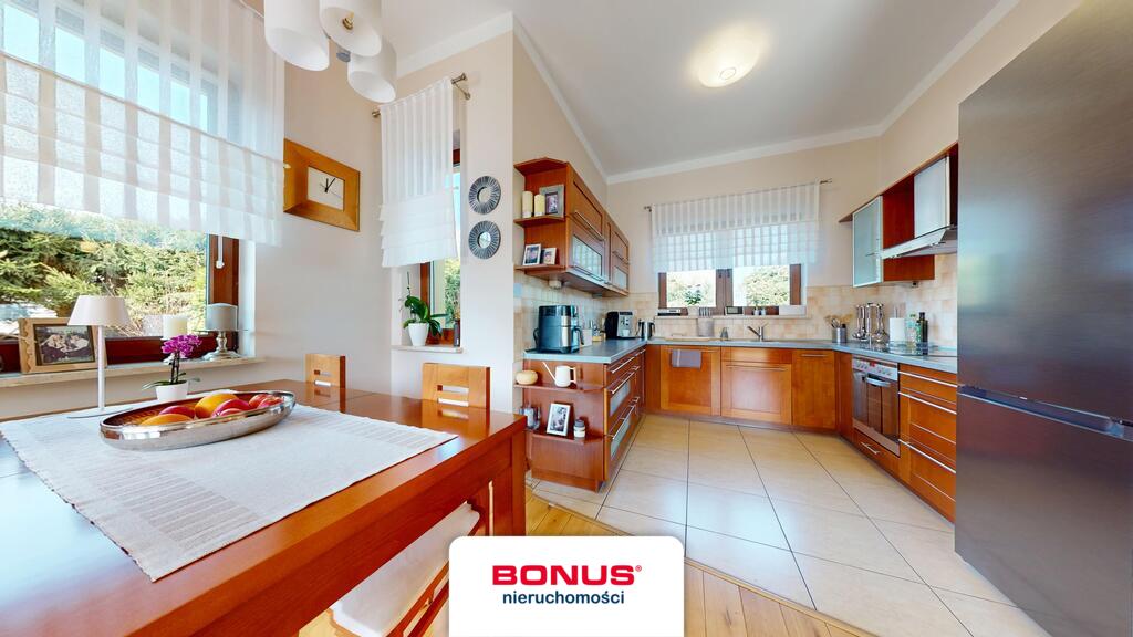 Pięknie położony dom niemal nad samym Zalewem! (8)