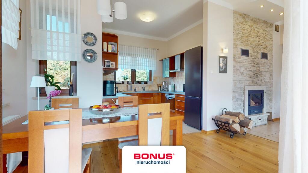 Pięknie położony dom niemal nad samym Zalewem! (7)