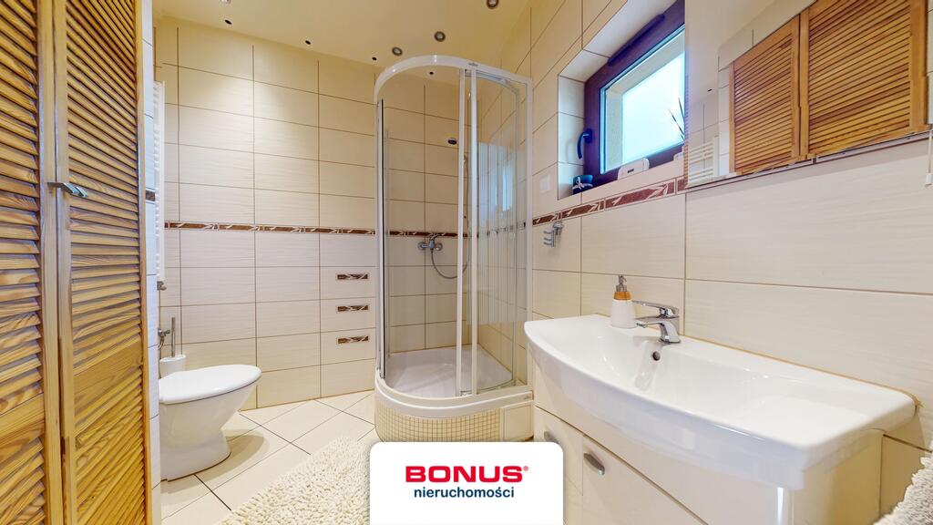 Pięknie położony dom niemal nad samym Zalewem! (11)