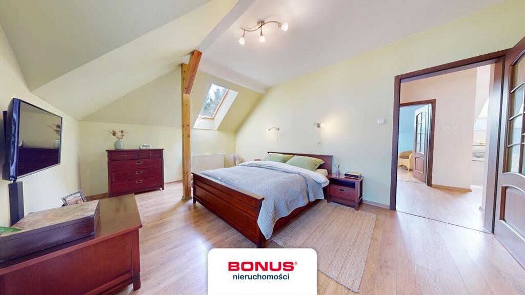 Pięknie położony dom niemal nad samym Zalewem! (18)