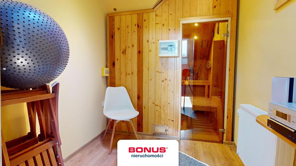 Pięknie położony dom niemal nad samym Zalewem! (21)