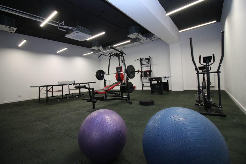 Nowoczesne mieszkanie w luksusowym apartamentowcu (8)