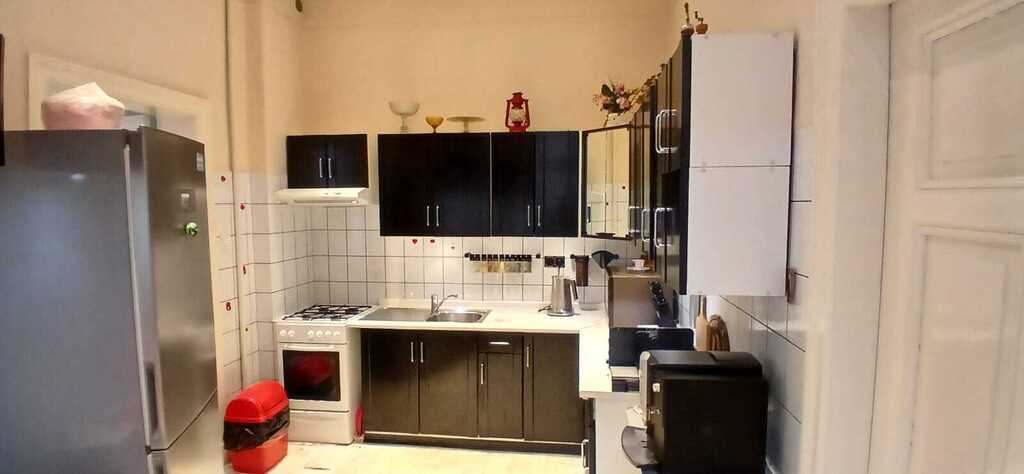 Klimatyczne mieszkanie w kamienicy w centrum (16)