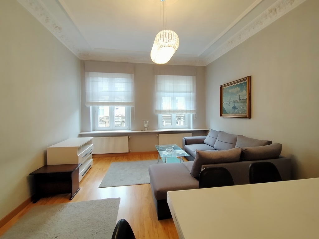 Przestronne 3 pokoje w ścisłym centrum (4)