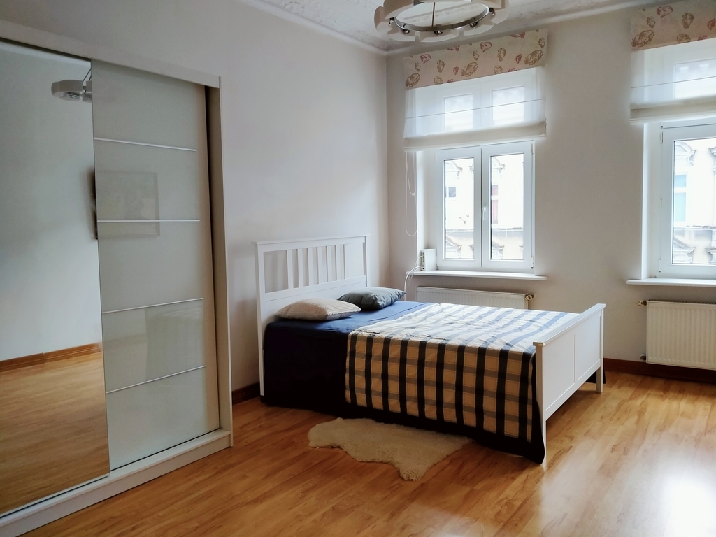 Przestronne 3 pokoje w ścisłym centrum (7)