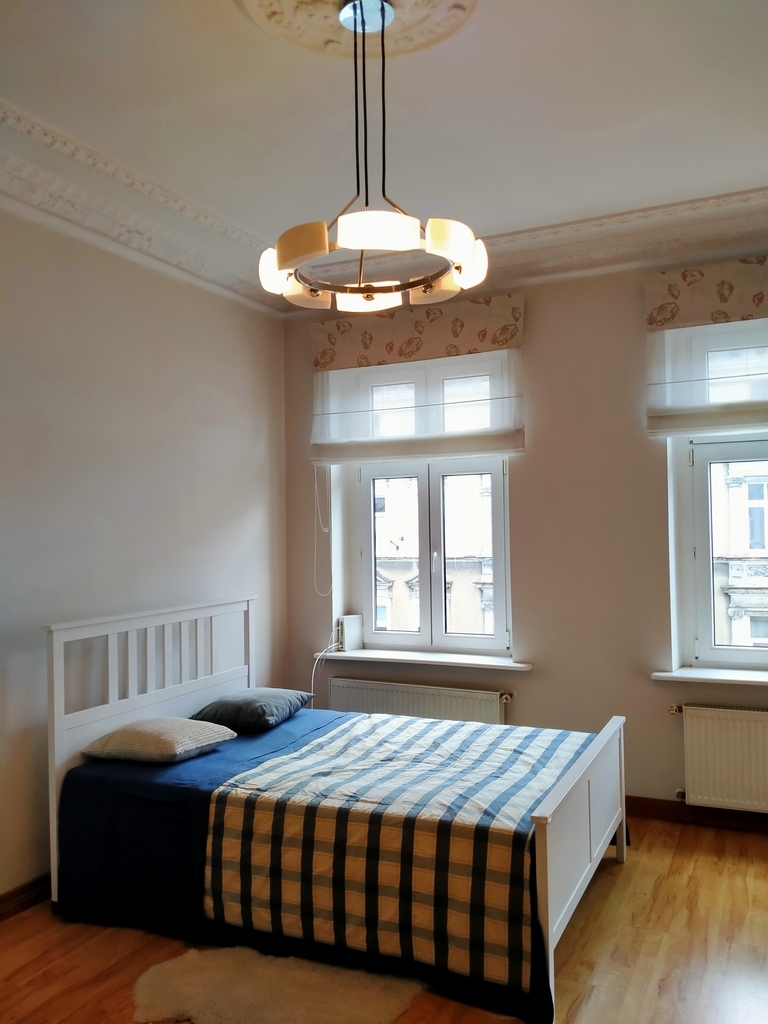 Przestronne 3 pokoje w ścisłym centrum (8)