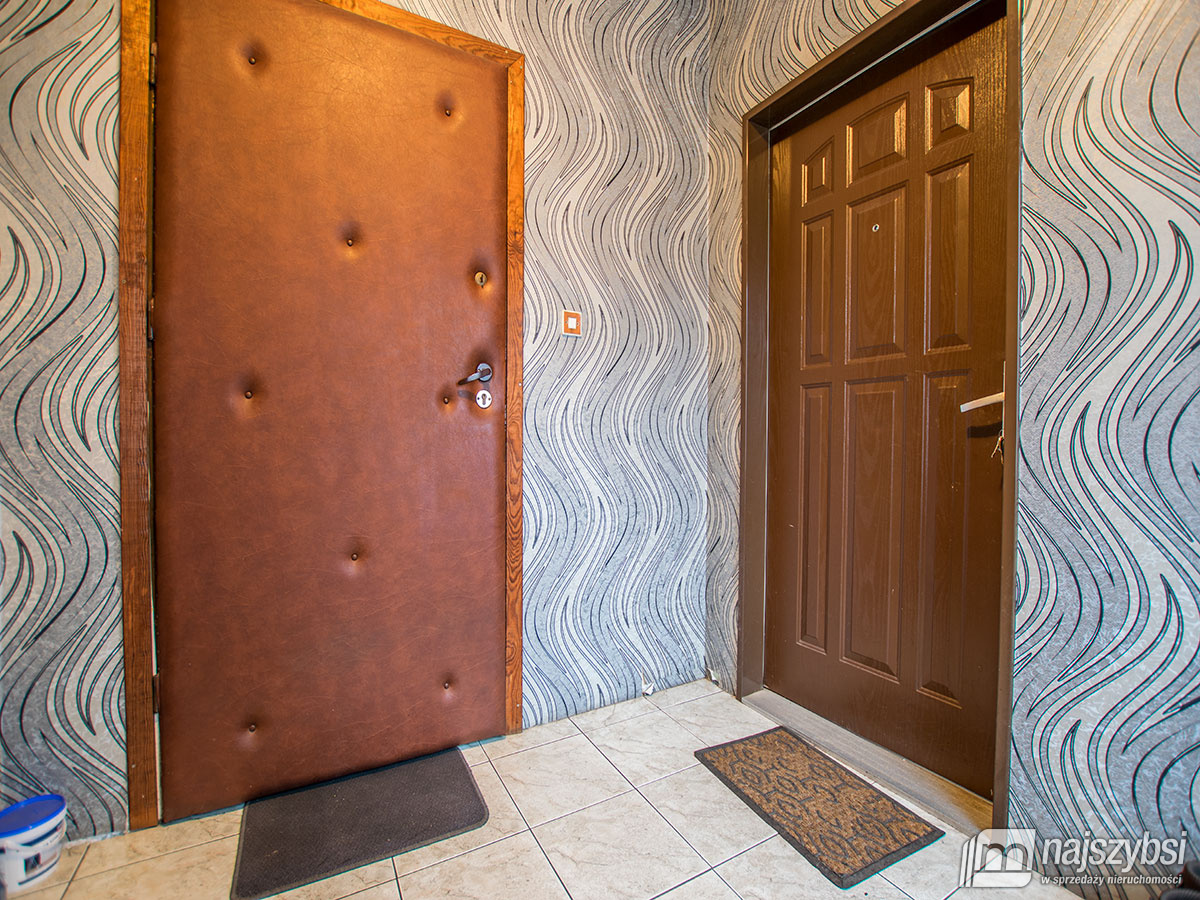 DOM- BLISKO CENTRUM  (20)