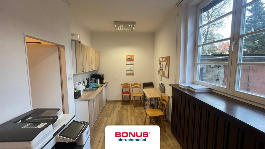 Budynek biurowy- top lokalizacja (6)