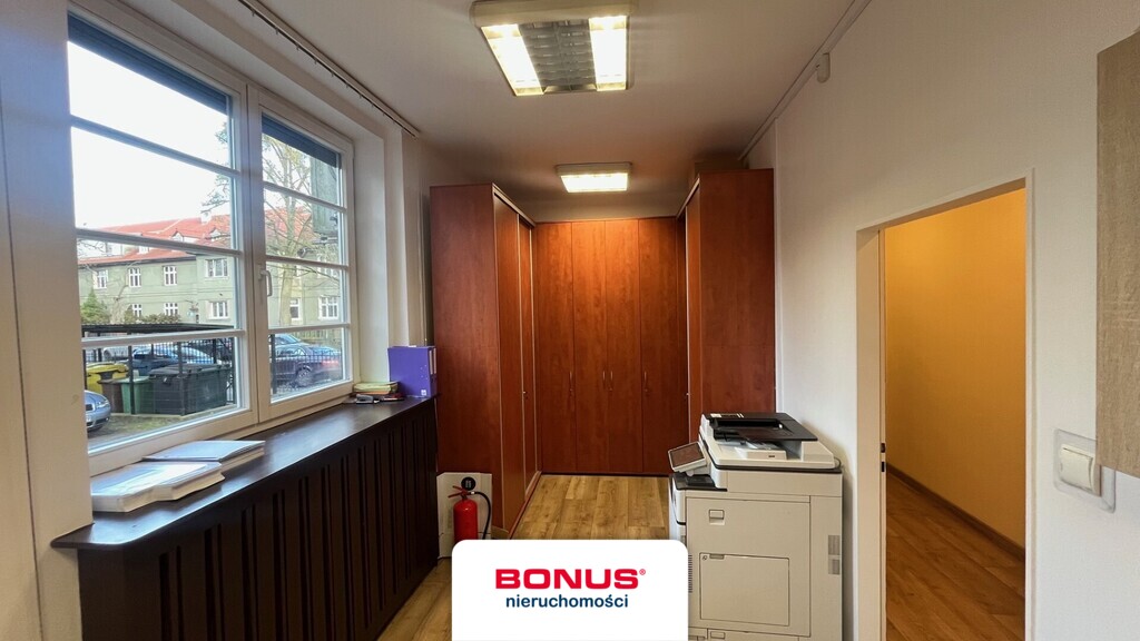 Budynek biurowy- top lokalizacja (7)