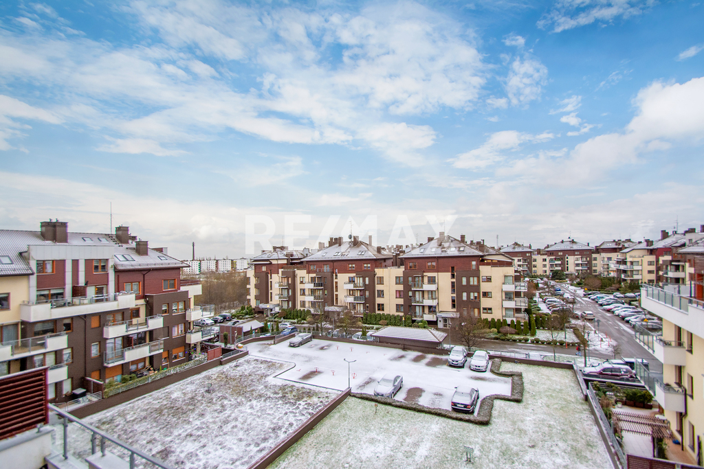Wspaniałe i rodzinne dwupoziomowe mieszkanie (7)