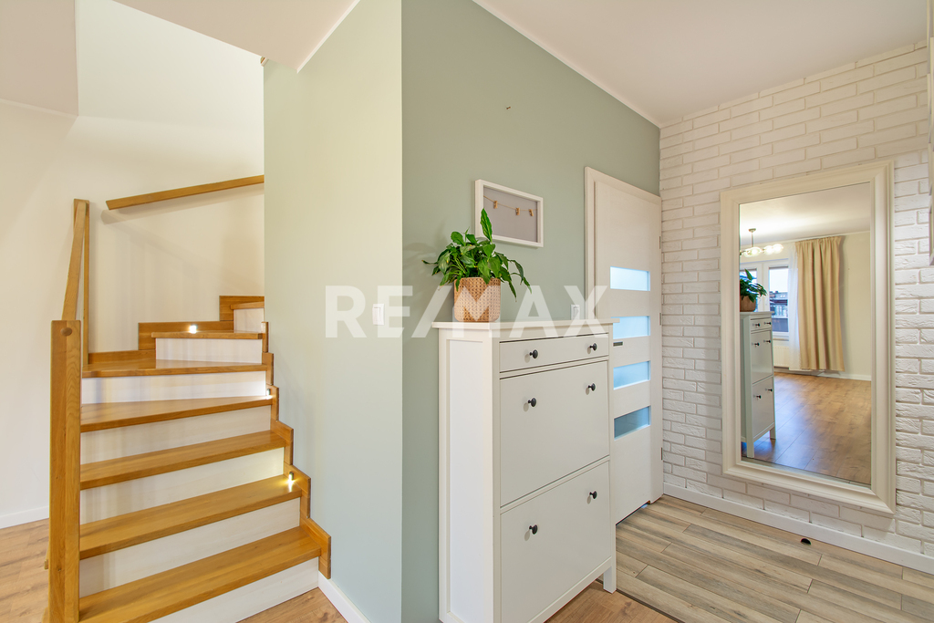 Wspaniałe i rodzinne dwupoziomowe mieszkanie (12)