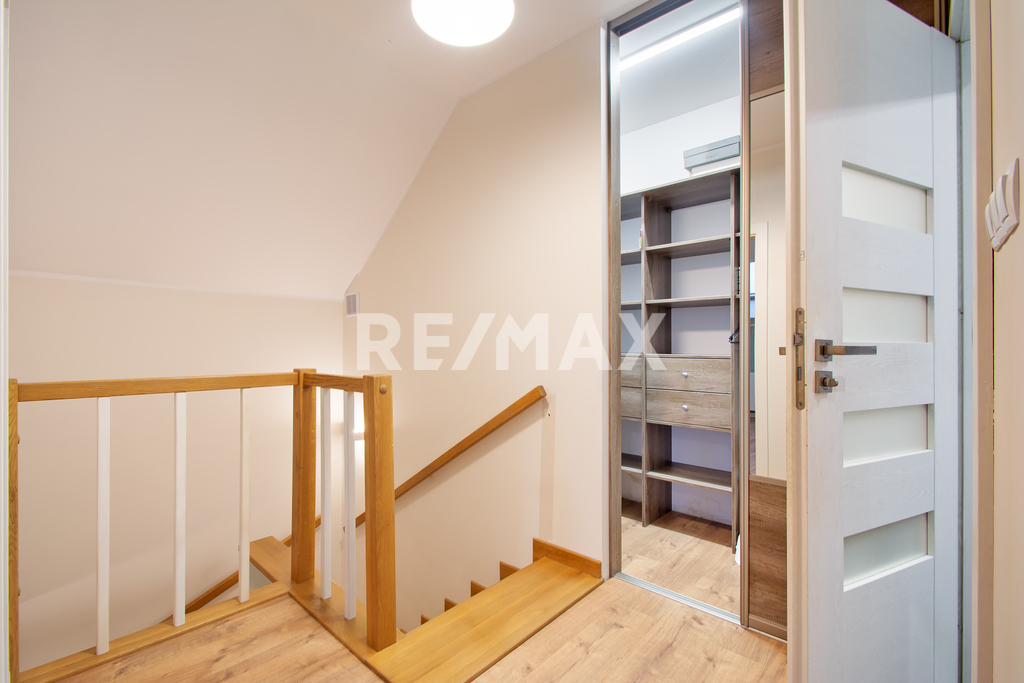 Wspaniałe i rodzinne dwupoziomowe mieszkanie (13)