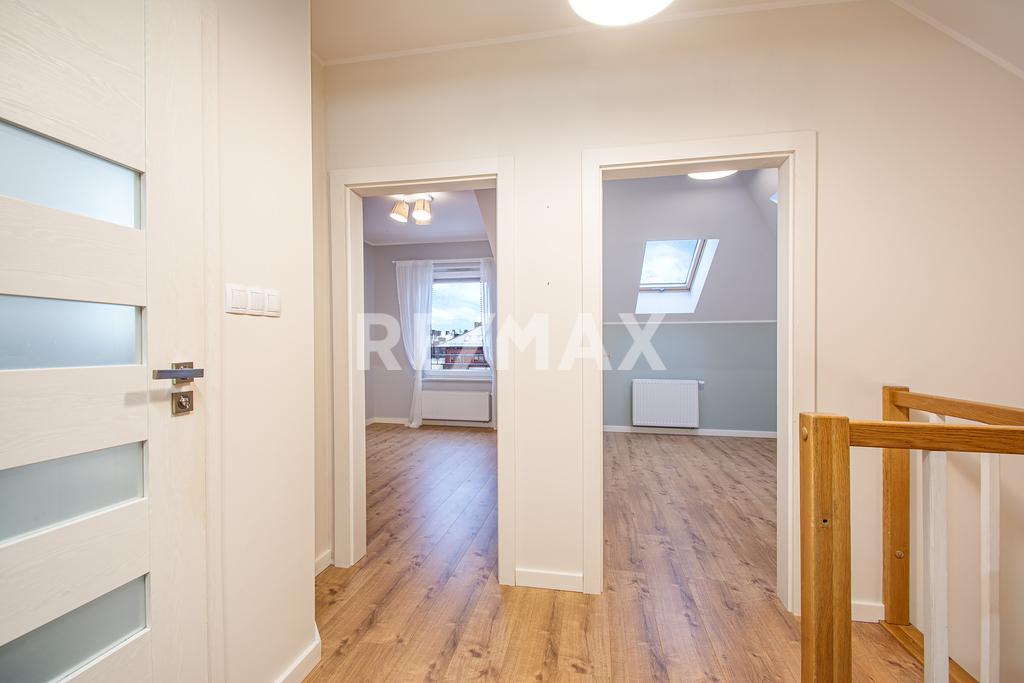 Wspaniałe i rodzinne dwupoziomowe mieszkanie (14)