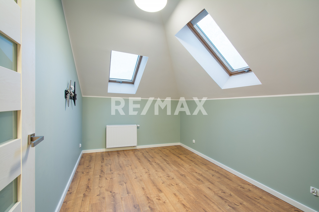 Wspaniałe i rodzinne dwupoziomowe mieszkanie (17)