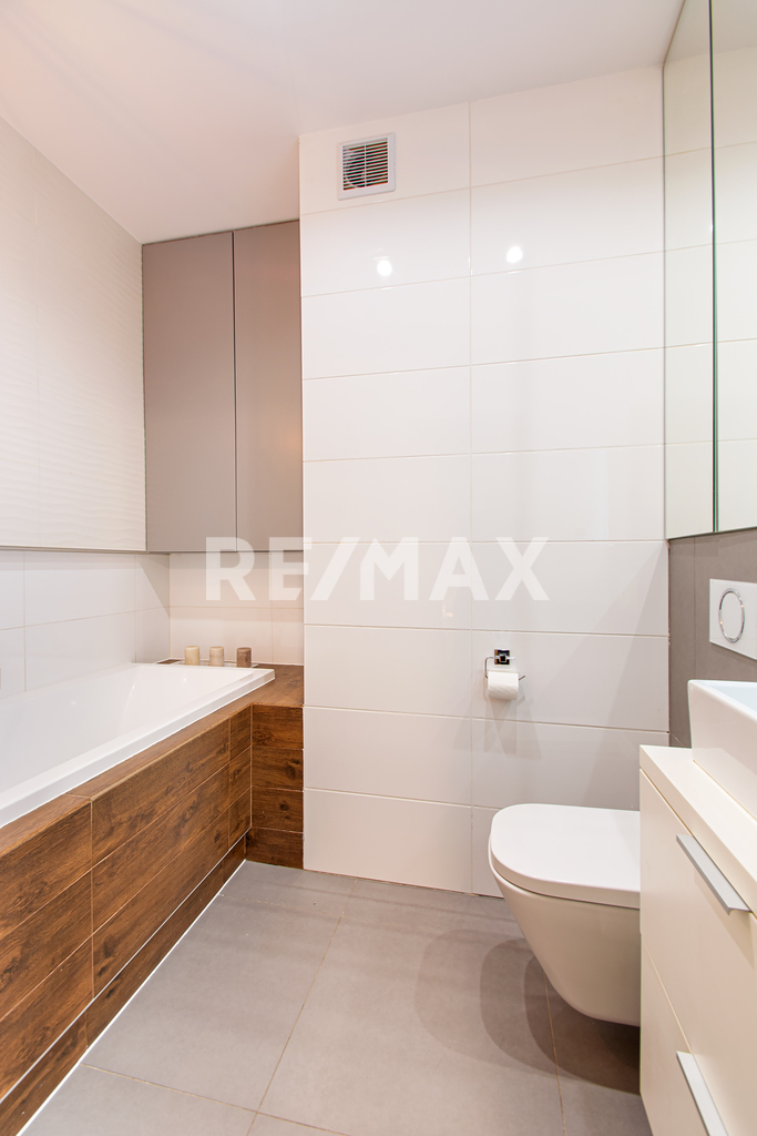 Wspaniałe i rodzinne dwupoziomowe mieszkanie (19)