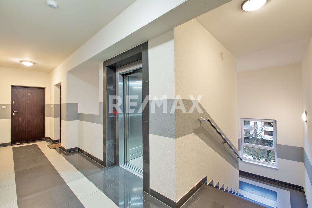 Wspaniałe i rodzinne dwupoziomowe mieszkanie (20)