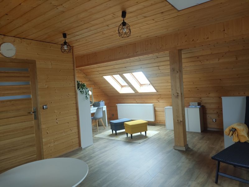 Na wynajem klimatyczny lokal na Warszewie 65m2 (1)