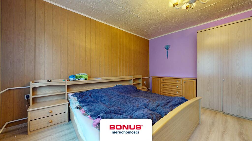 Dom na wsi z dużym zielonym terenem (12)