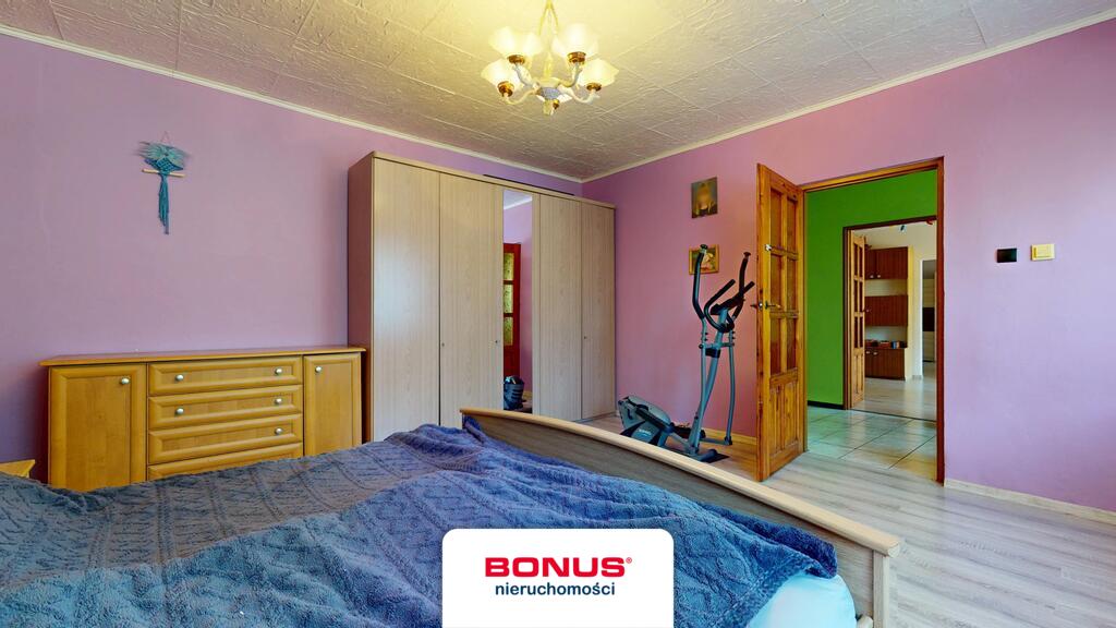 Dom na wsi z dużym zielonym terenem (13)