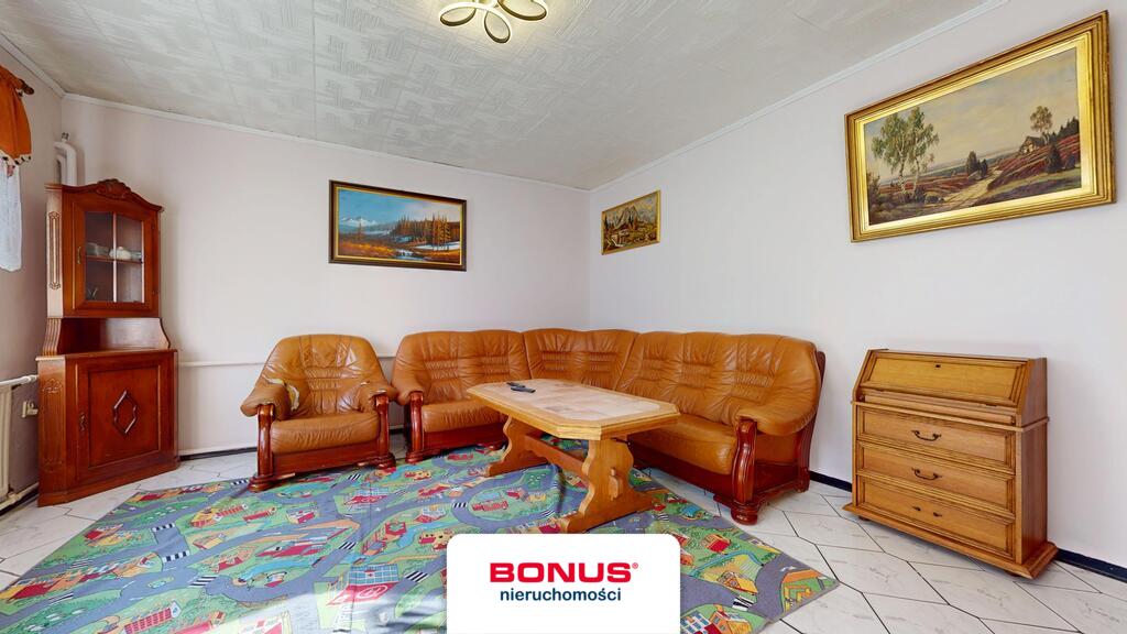 Dom na wsi z dużym zielonym terenem (8)