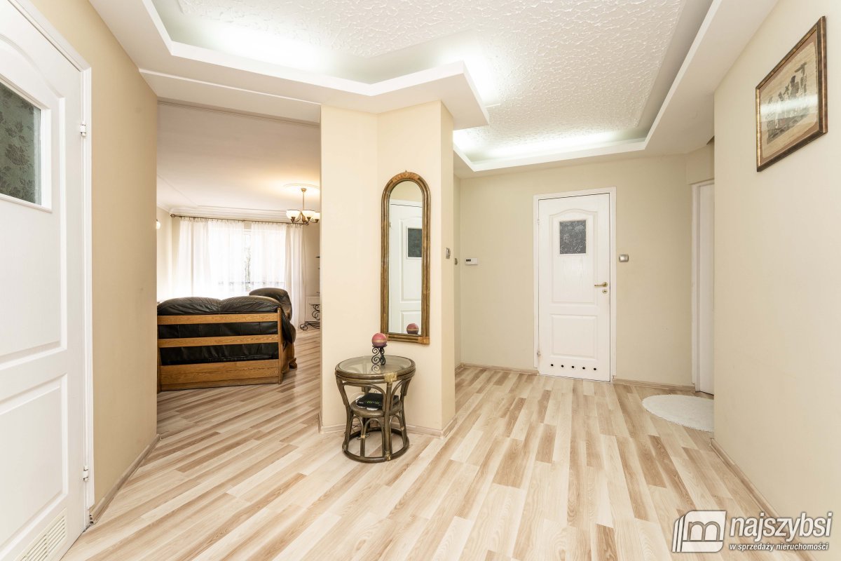 Kołobrzeg-przestronne mieszkanie w centrum (11)