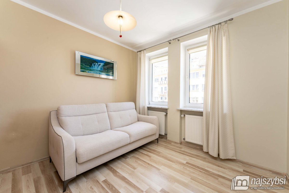 Kołobrzeg-przestronne mieszkanie w centrum (7)