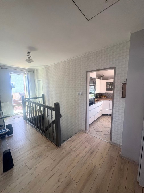 MIESZKANIE W DOMU Z DZIAŁKĄ (4)