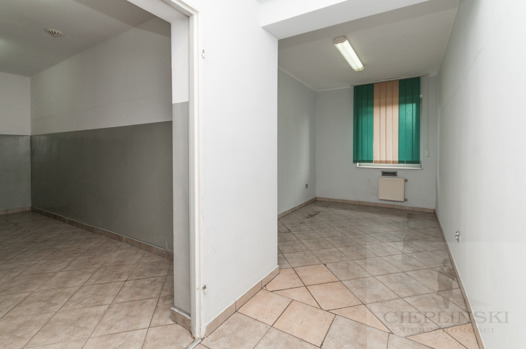 Hala produkcyjno-magazynowa z dużym placem + wiata (23)